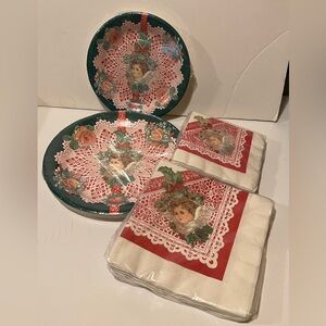 NWT LOT OF C.R. GIBSON VICTORIAN CHRISTMAS PLATES & NAPKINS.